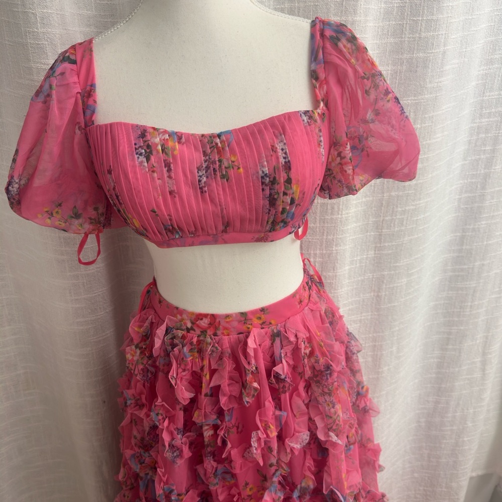 Chic Floral Pink Skirt Set - Picture 3 of 9